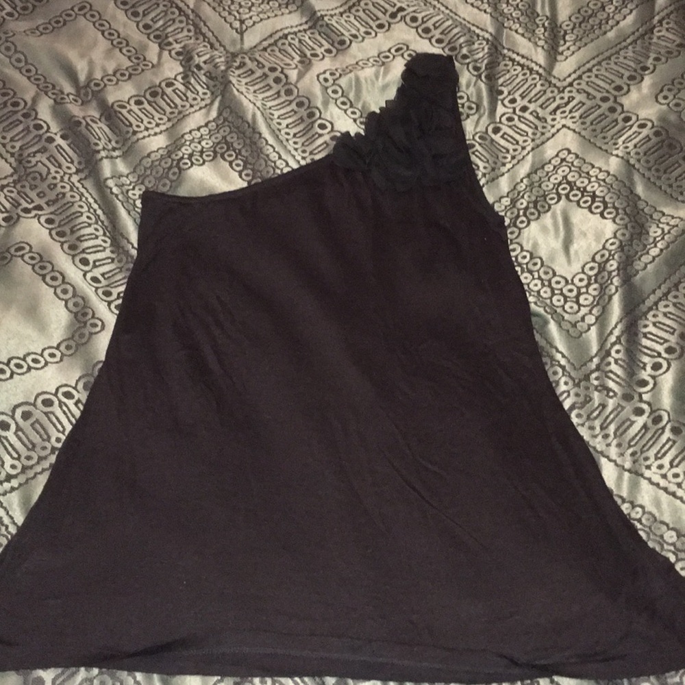 Black one shoulder shirt